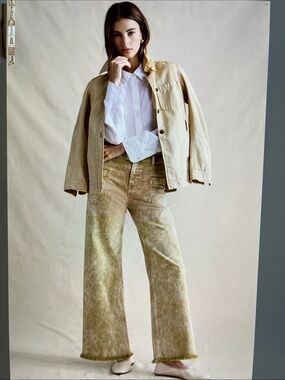 NWOT.  Banana Republic Wide-Leg High Rise Jeans with raw hem in marble Tan Wash.